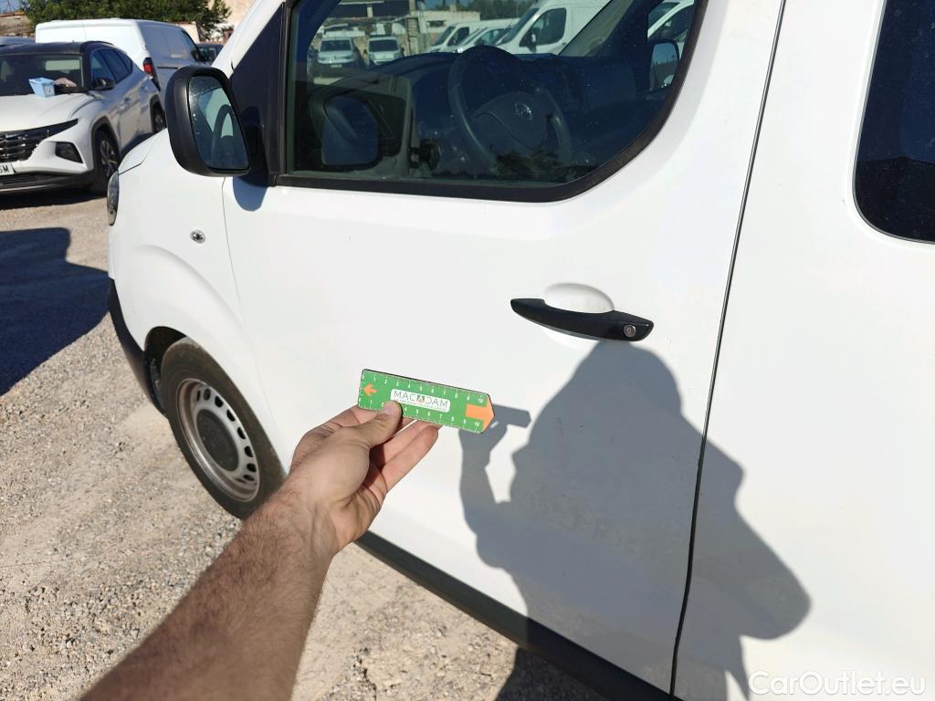  Opel  Vivaro OPEL  / 2019 / 4P / combi 1.5 Diésel 88kW (120CV) L Std Express #23