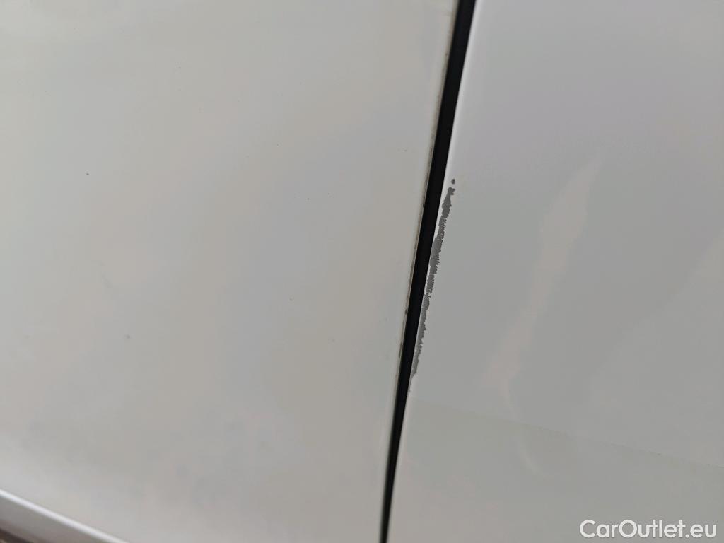 Peugeot  2008  Allure Pack 1.5 HDi 130CV AT8 E6d #10