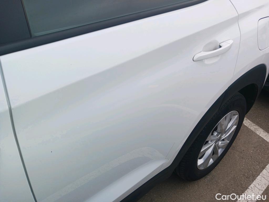  Hyundai  Tucson HYUNDAI  / 2018 / 5P / todoterreno 1.6 CRDI 85kW (116CV) 48V SLE 4X2(SP)(SL) #31