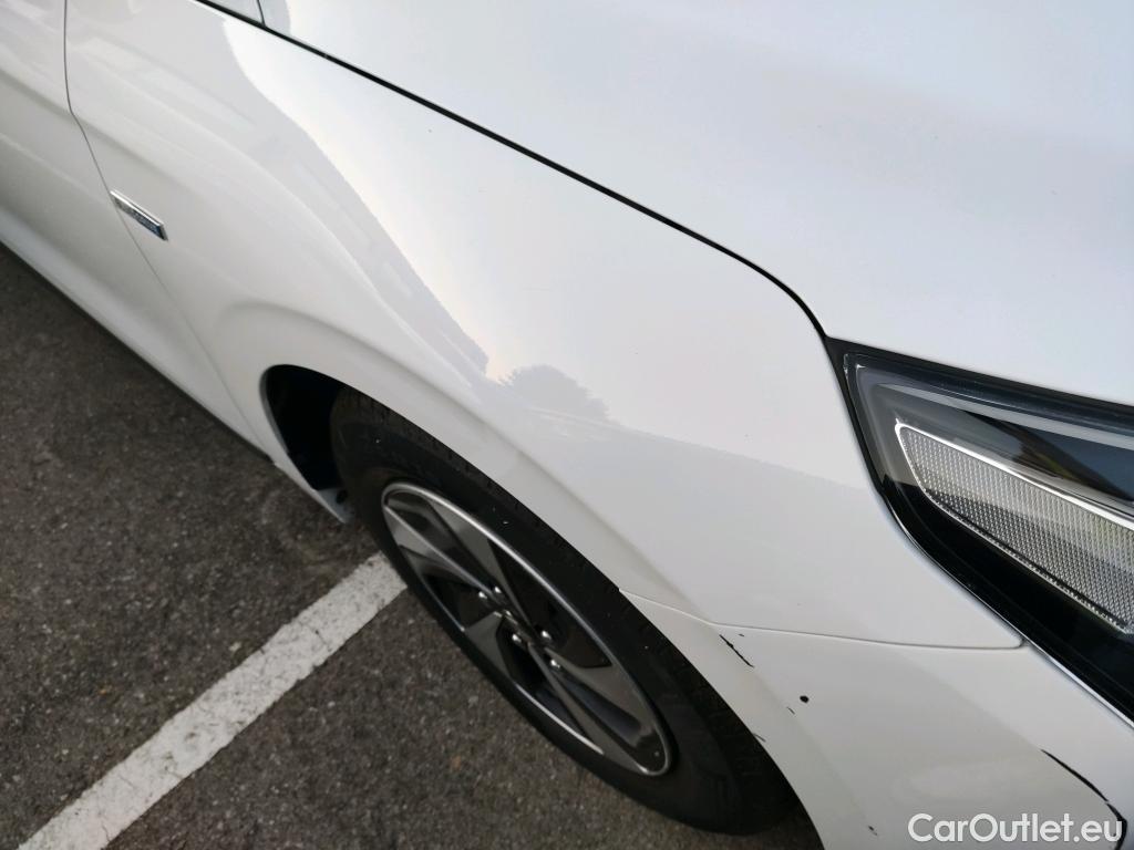  Hyundai   Ioniq HYUNDAI / 2016 / 5P / berlina con portón 1.6 GDI HEV Klass DCT #3