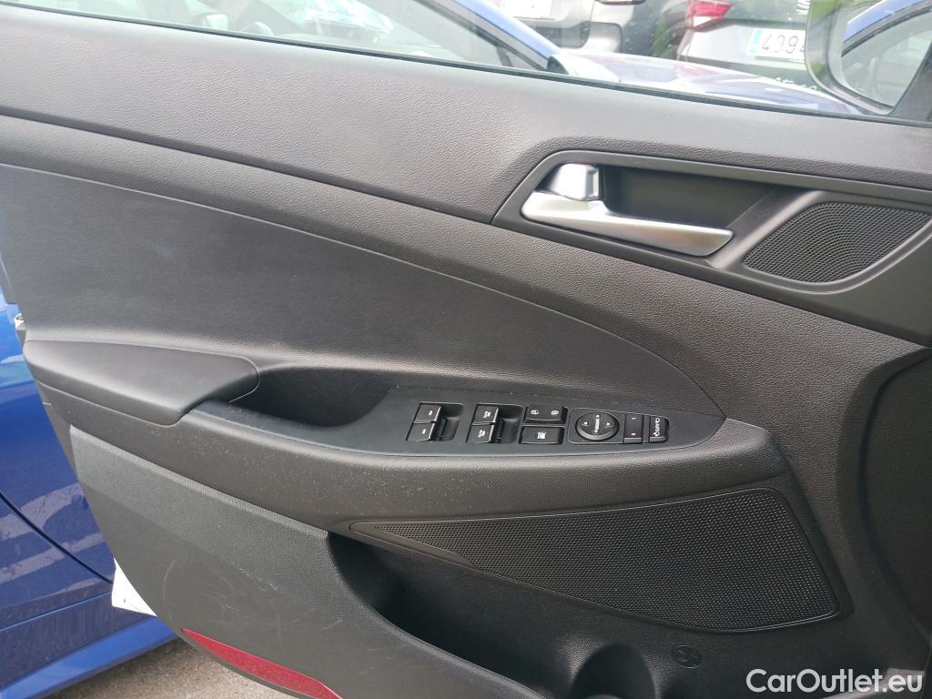  Hyundai  Tucson HYUNDAI  / 2018 / 5P / todoterreno 1.6 CRDI 85kW (116CV) 48V SLE 4X2(SP)(SL) #17