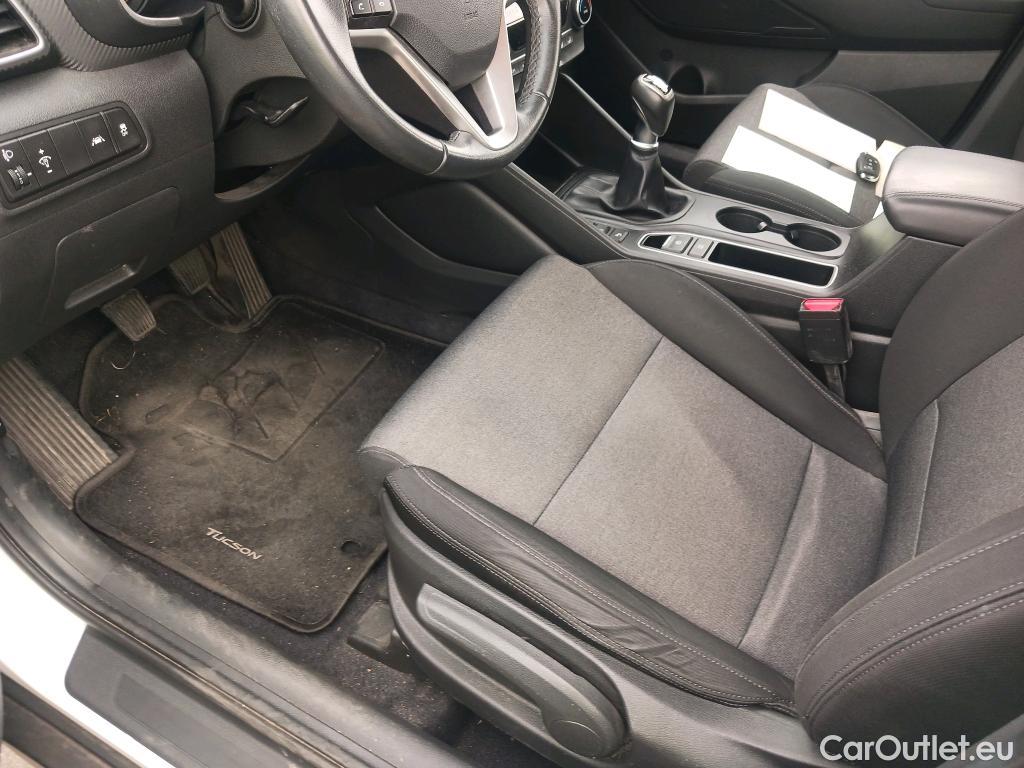  Hyundai  Tucson HYUNDAI  / 2018 / 5P / todoterreno 1.6 CRDI 85kW (116CV) 48V SLE 4X2(SP)(SL) #24