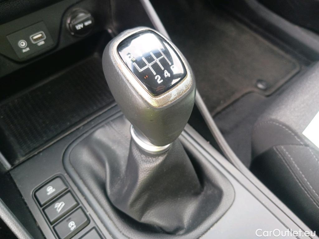 Hyundai  Tucson HYUNDAI  / 2018 / 5P / todoterreno 1.6 CRDI 85kW (116CV) 48V SLE 4X2(SP)(SL) #6