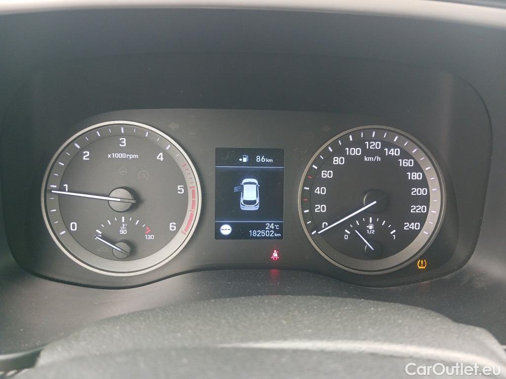  Hyundai  Tucson HYUNDAI  / 2018 / 5P / todoterreno 1.6 CRDI 85kW (116CV) 48V SLE 4X2(SP)(SL) #34
