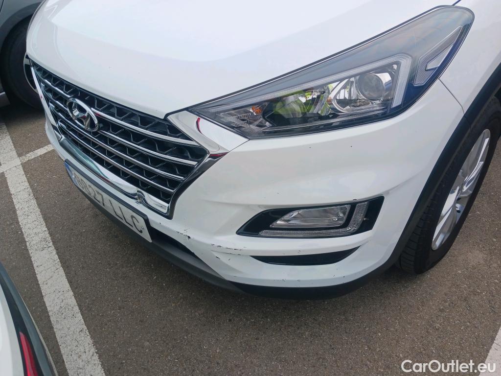  Hyundai  Tucson HYUNDAI  / 2018 / 5P / todoterreno 1.6 CRDI 85kW (116CV) 48V SLE 4X2(SP)(SL) #12