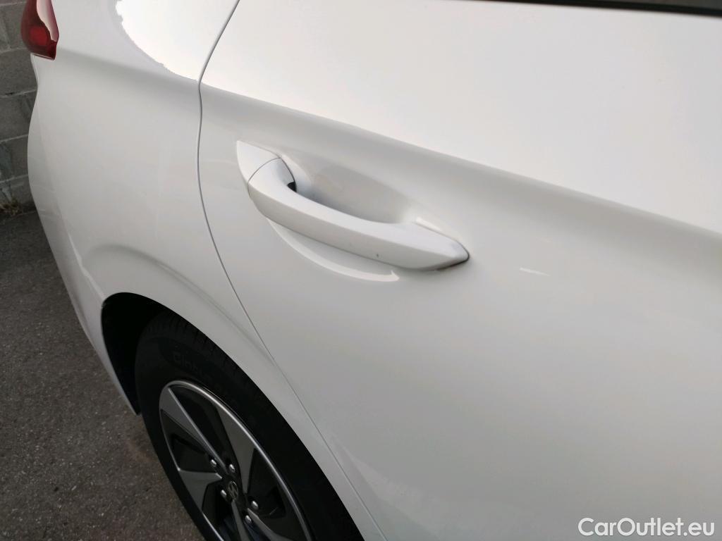 Hyundai   Ioniq HYUNDAI / 2016 / 5P / berlina con portón 1.6 GDI HEV Klass DCT #24