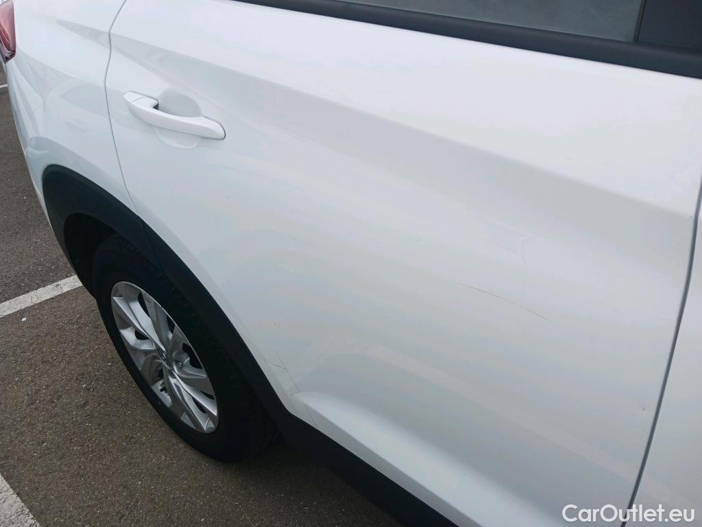  Hyundai  Tucson HYUNDAI  / 2018 / 5P / todoterreno 1.6 CRDI 85kW (116CV) 48V SLE 4X2(SP)(SL) #39