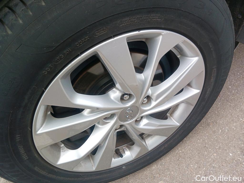  Hyundai  Tucson HYUNDAI  / 2018 / 5P / todoterreno 1.6 CRDI 85kW (116CV) 48V SLE 4X2(SP)(SL) #43