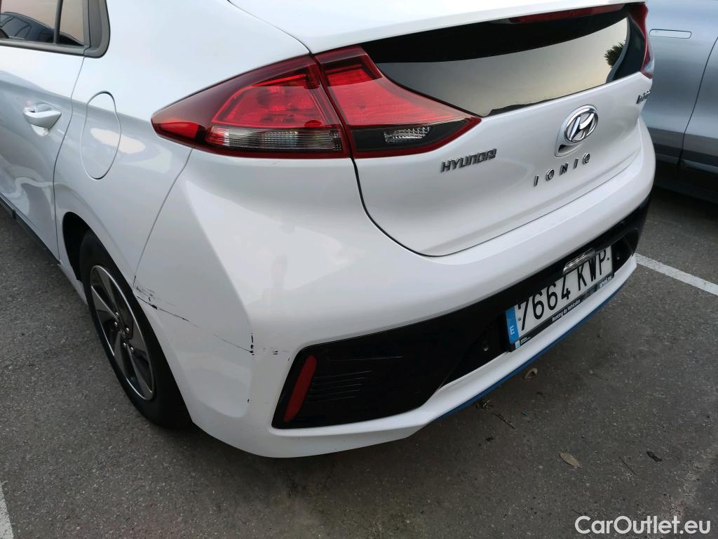  Hyundai   Ioniq HYUNDAI / 2016 / 5P / berlina con portón 1.6 GDI HEV Klass DCT #14