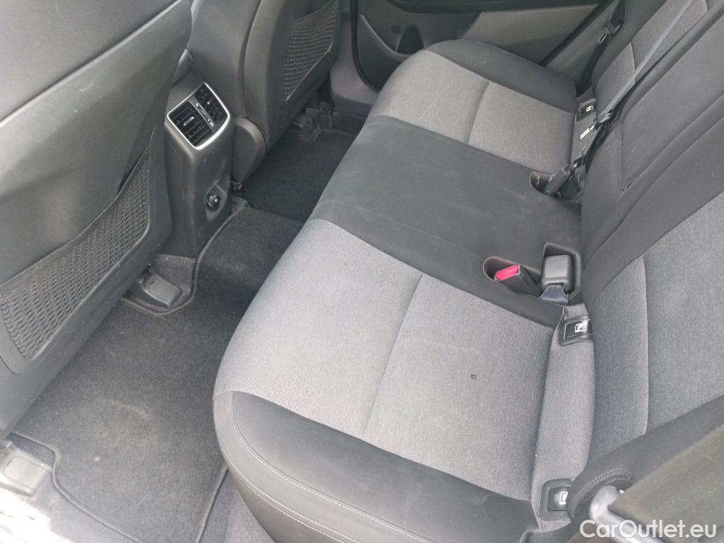  Hyundai  Tucson HYUNDAI  / 2018 / 5P / todoterreno 1.6 CRDI 85kW (116CV) 48V SLE 4X2(SP)(SL) #52