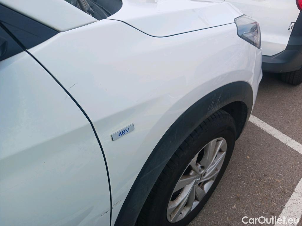  Hyundai  Tucson HYUNDAI  / 2018 / 5P / todoterreno 1.6 CRDI 85kW (116CV) 48V SLE 4X2(SP)(SL) #30