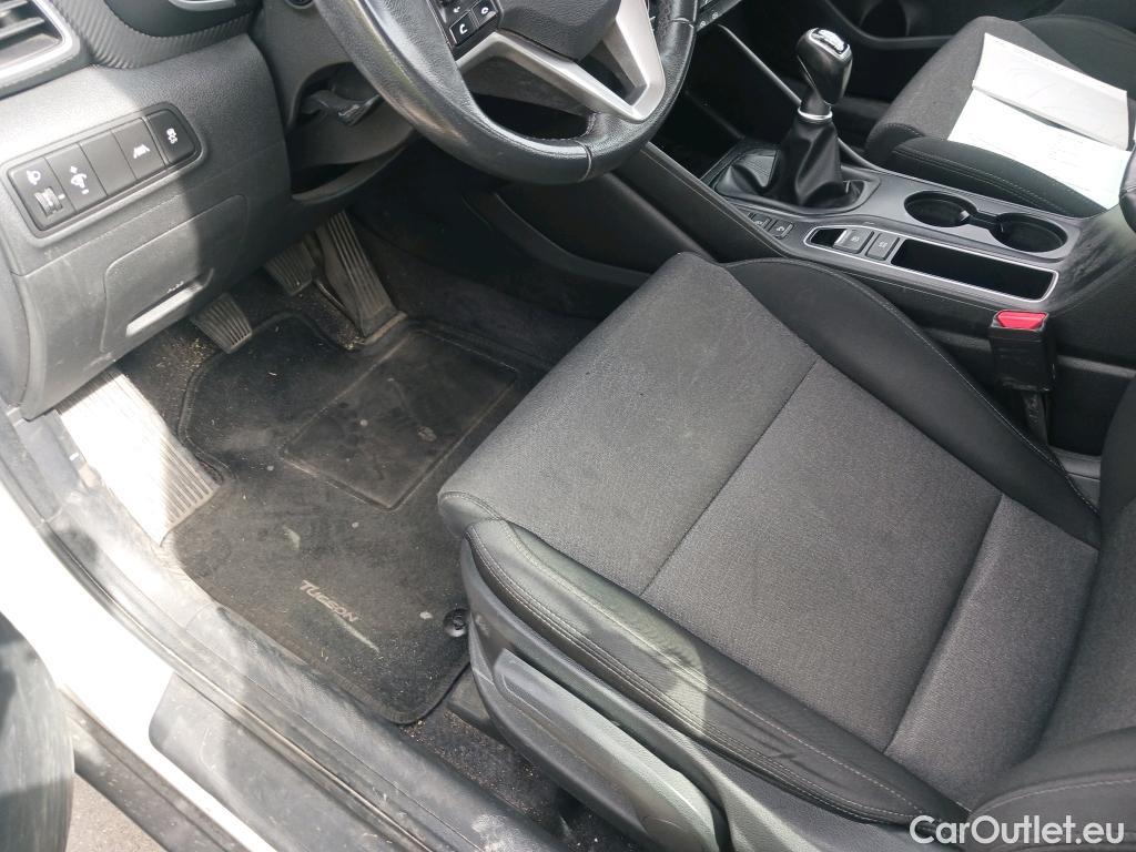  Hyundai  Tucson HYUNDAI  / 2018 / 5P / todoterreno 1.6 CRDI 85kW (116CV) 48V SLE 4X2(SP)(SL) #54