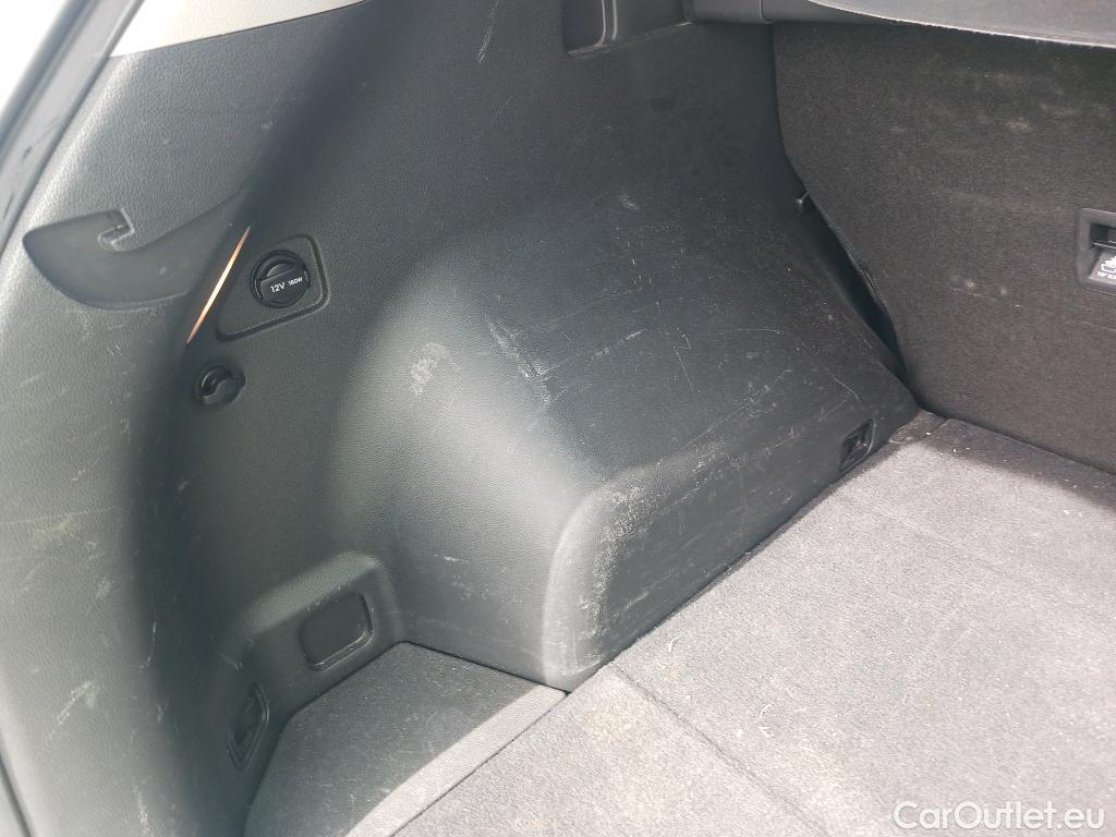  Hyundai  Tucson HYUNDAI  / 2018 / 5P / todoterreno 1.6 CRDI 85kW (116CV) 48V SLE 4X2(SP)(SL) #39