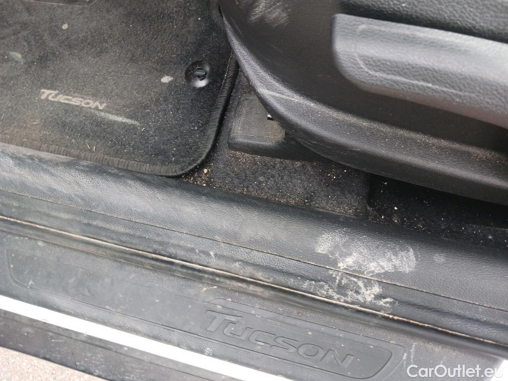  Hyundai  Tucson HYUNDAI  / 2018 / 5P / todoterreno 1.6 CRDI 85kW (116CV) 48V SLE 4X2(SP)(SL) #19
