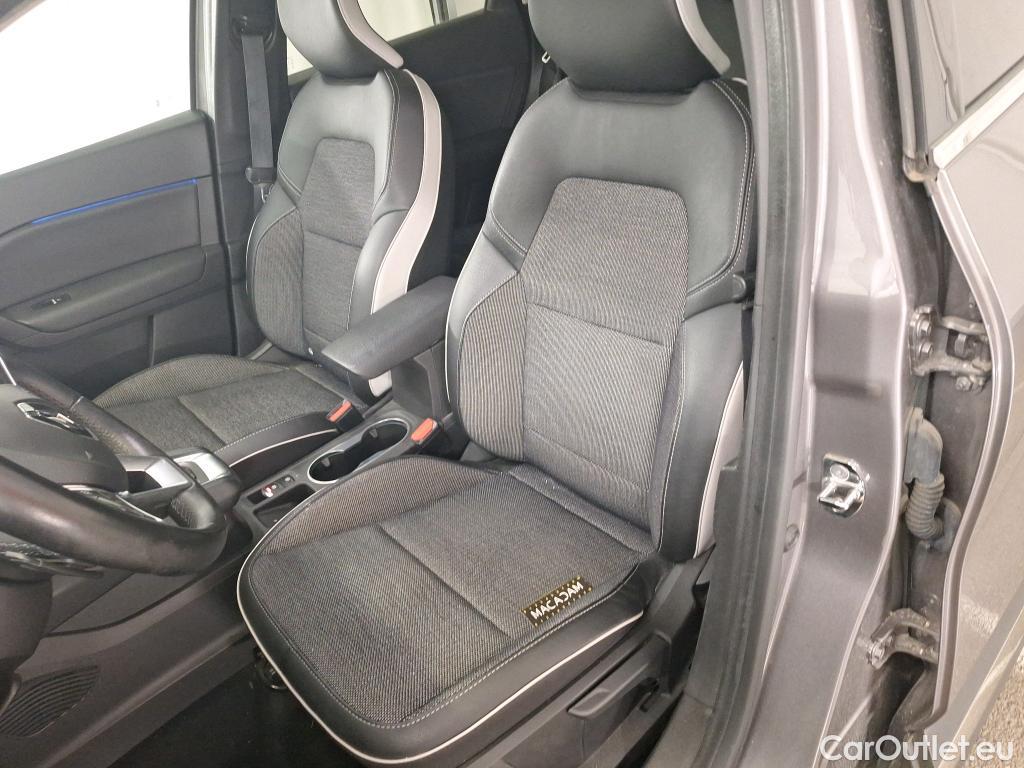  Renault  Captur  5p Crossover Intens dCi 90 EDC / VH SUR PARC #8