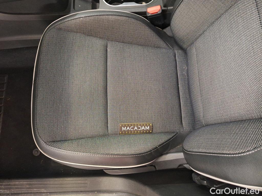  Renault  Captur  5p Crossover Intens dCi 90 EDC / VH SUR PARC #9