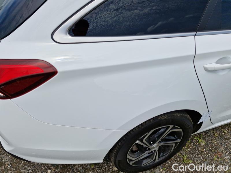  Hyundai  i30   cw (PD)(2017->)  kom.1.5T-GDI Family Smart #17
