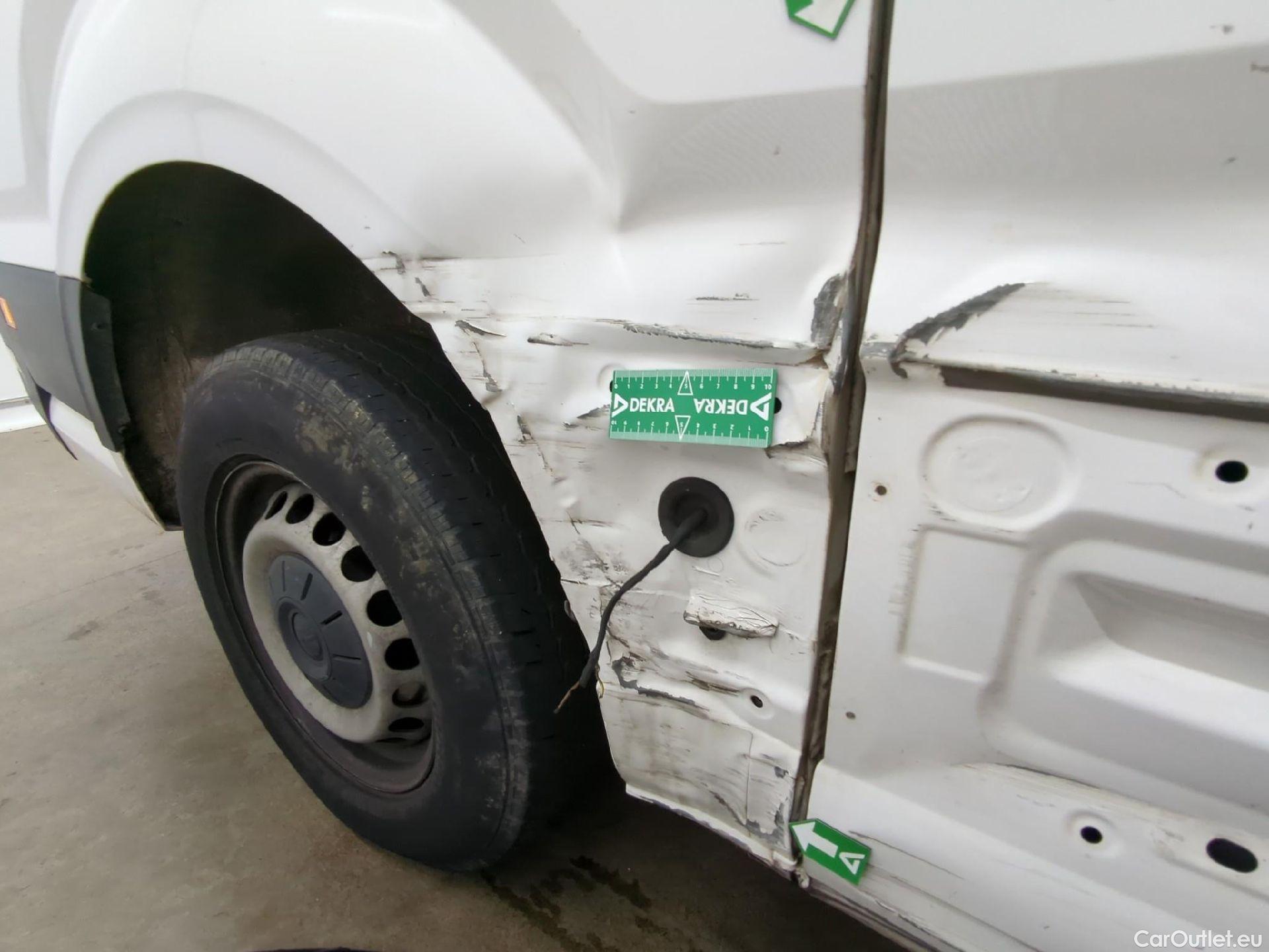  Volkswagen  Crafter  Fourgon Fourgon 30 mittlerer Radstand mit Hochdach FWD 2.0 #9