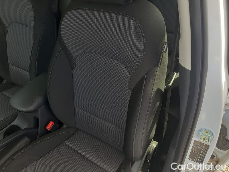  Hyundai  i30   cw (PD)(2017->)  kom.1.5i Family Comfort 5d #6