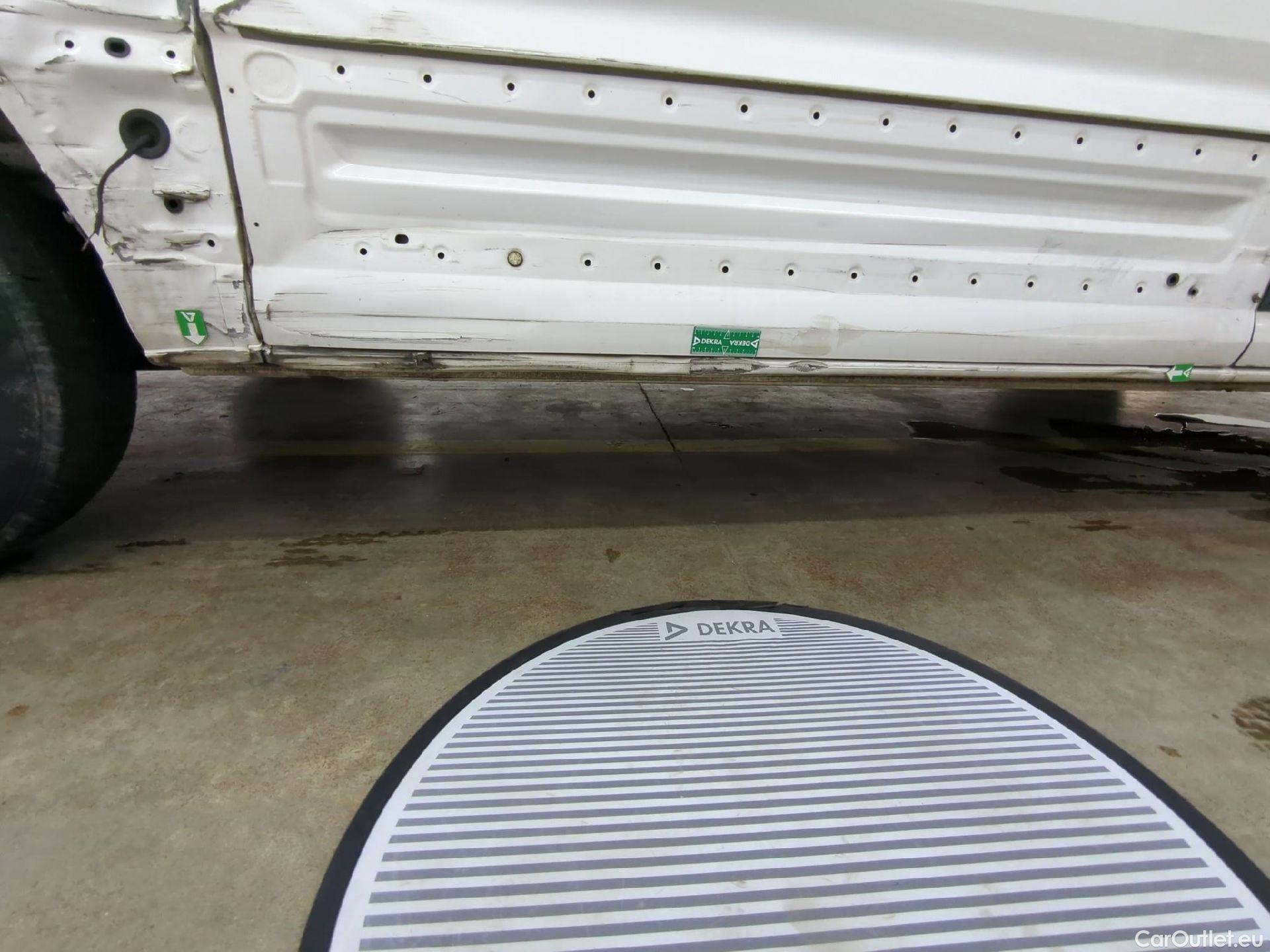  Volkswagen  Crafter  Fourgon Fourgon 30 mittlerer Radstand mit Hochdach FWD 2.0 #24