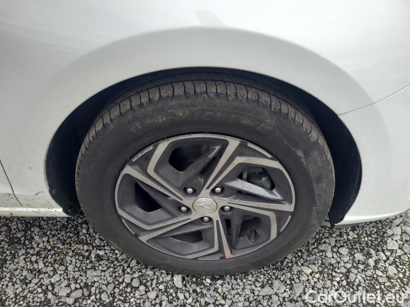  Hyundai  i30   cw (PD)(2017->)  kom.1.0TGDI Family Comf #2