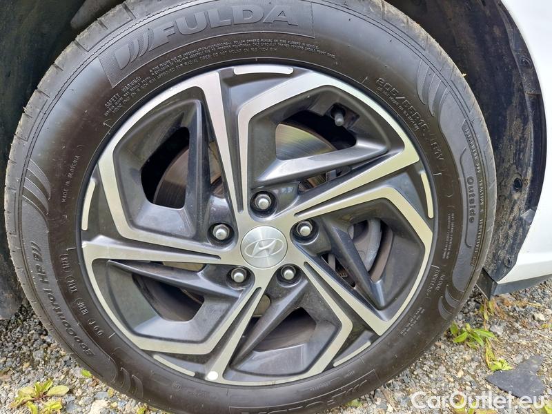  Hyundai  i30   cw (PD)(2017->)  kom.1.5T-GDI Family Smart #20