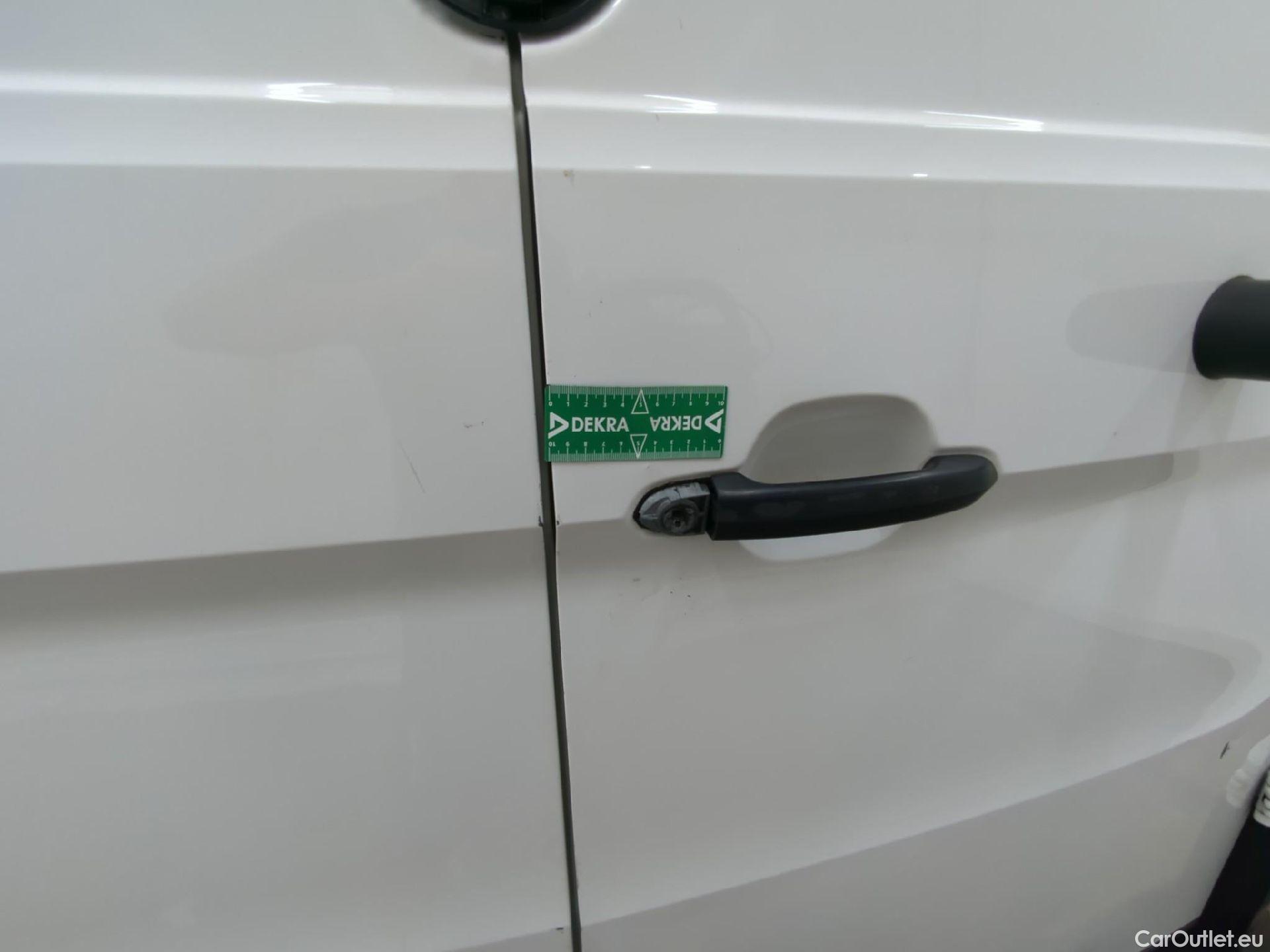  Volkswagen  Crafter  Fourgon Fourgon 30 mittlerer Radstand mit Hochdach FWD 2.0 #67