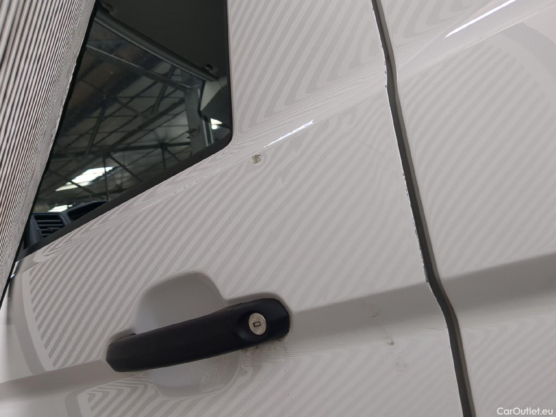  Volkswagen  Crafter  Fourgon Fourgon 30 mittlerer Radstand mit Hochdach FWD 2.0 #40