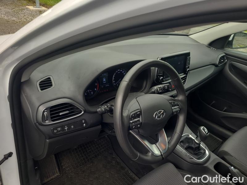  Hyundai  i30   cw (PD)(2017->)  kom.1.0TGDI Family Comf #4