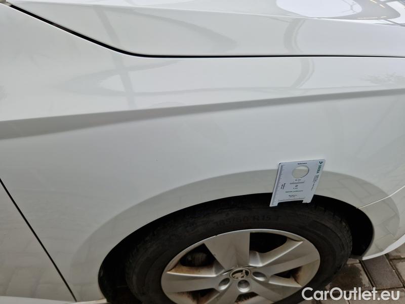  Skoda  Fabia  Combi (2015)  Com 1.0TSI 81 Ambition #25