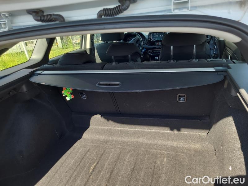  Hyundai  i30   cw (PD)(2017->)  kom.1.0TGDI 120 Comfort #9