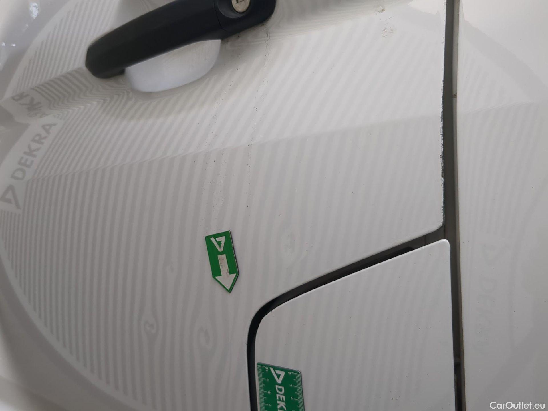  Volkswagen  Crafter  Fourgon Fourgon 30 mittlerer Radstand mit Hochdach FWD 2.0 #37