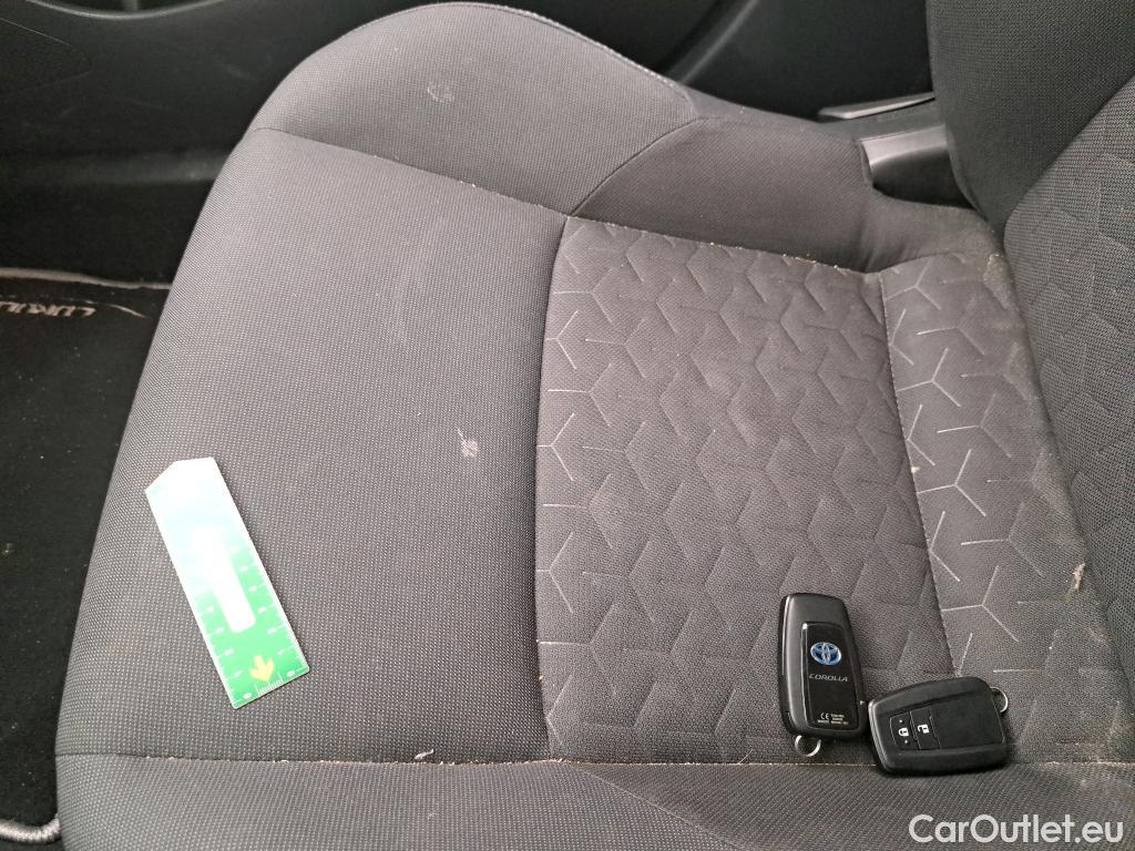  Toyota  Corolla TOYOTA  / 2018 / 5P / Berline Hybride 122h Dynamic Business Stage Acad #10