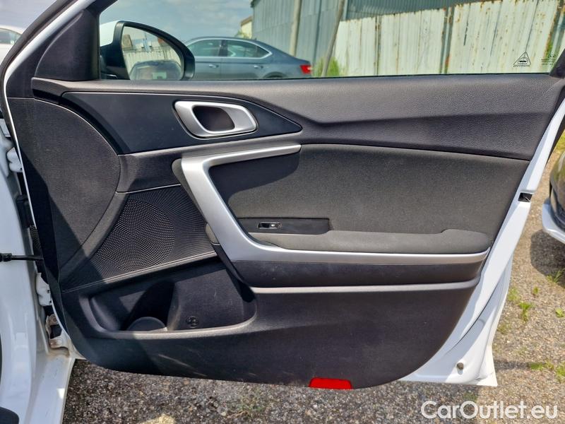  KIA  Cee'd Ceed Sportswagon (2018->) Ceed SW 1.6 CRDi 100 Fresh #22