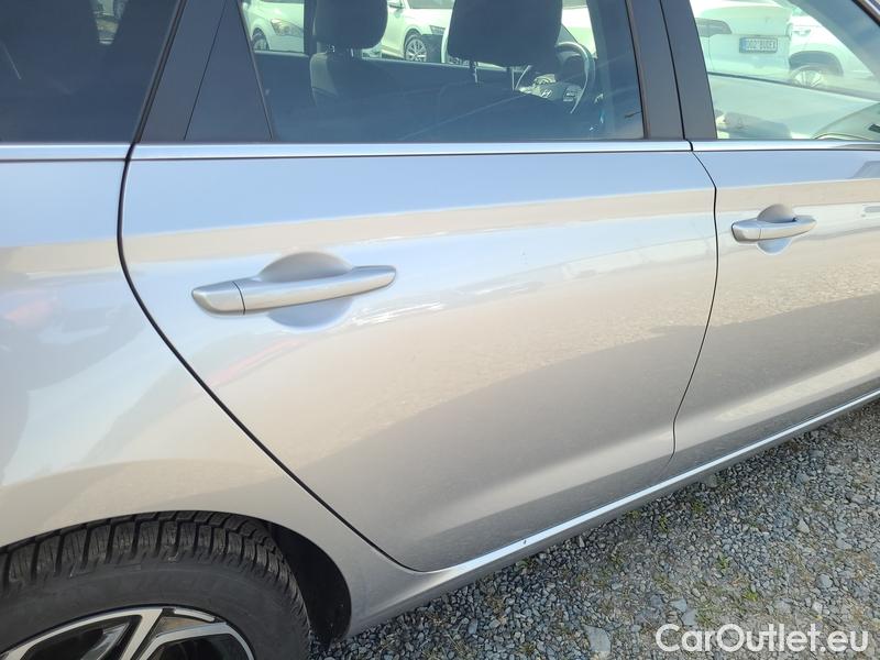  Hyundai  i30   cw (PD)(2017->)  kom.1.0TGDI 120 Smart #6
