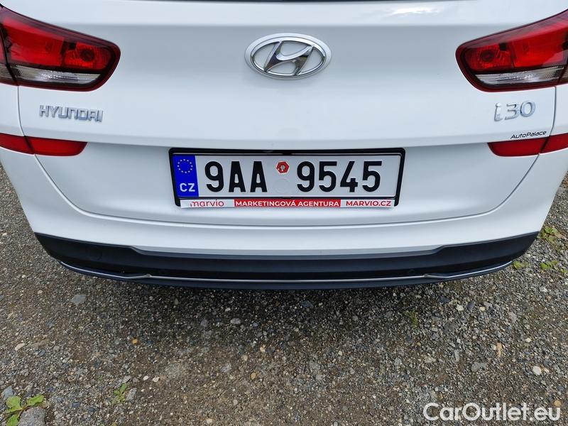  Hyundai  i30   cw (PD)(2017->)  kom.1.5T-GDI Family Smart #14
