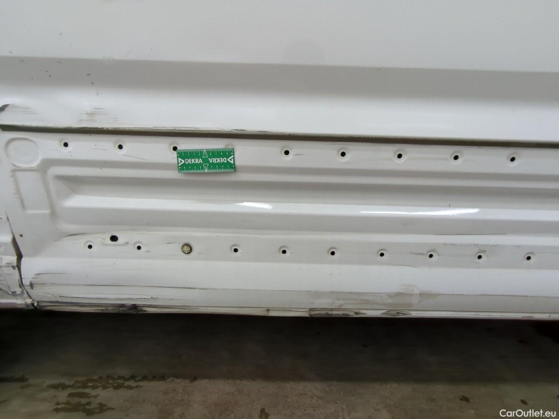  Volkswagen  Crafter  Fourgon Fourgon 30 mittlerer Radstand mit Hochdach FWD 2.0 #15
