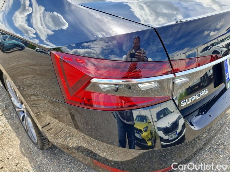  Skoda  Superb  (3V3)(2015) Supe.2.0TDI 147 L&K 4x4 Aut #12