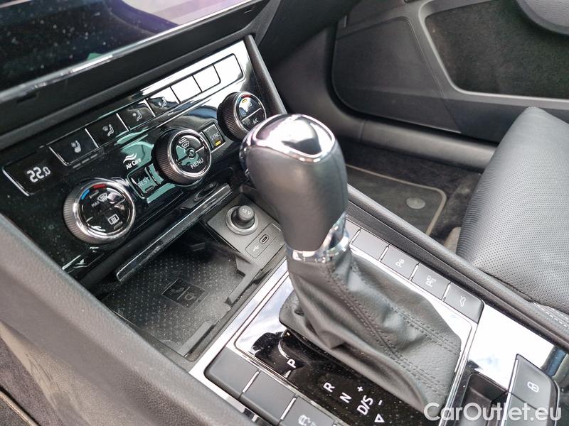  Skoda  Superb  (3V3)(2015) Supe.2.0TDI 147 L&K Aut #11
