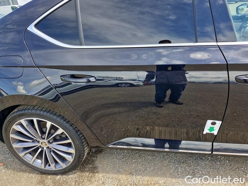  Skoda  Superb  (3V3)(2015) Supe.2.0TDI 147 L&K 4x4 Aut #18