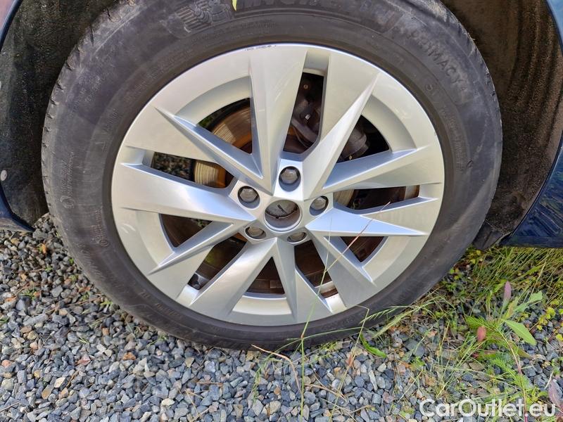  Skoda  Octavia  Lim. (NX3)(2020)  1.5TSI 110 Style AT 5d #18