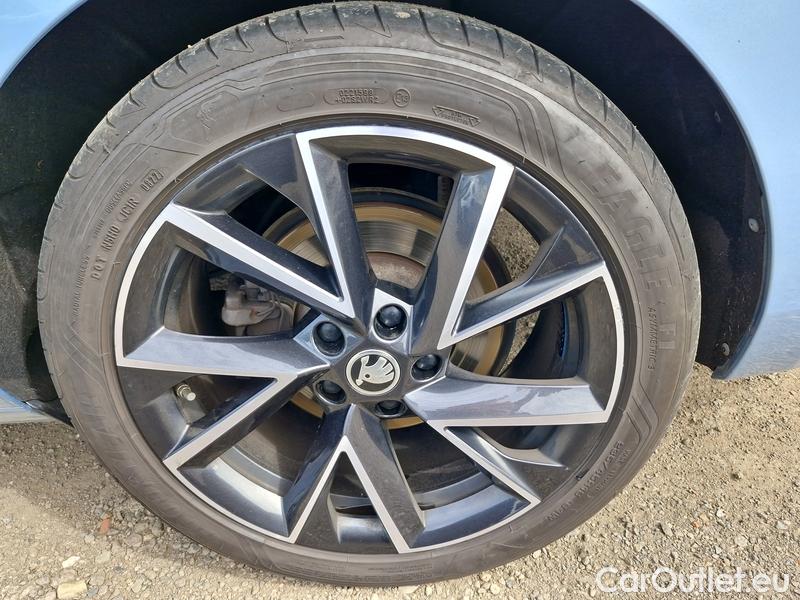  Skoda  Superb  (3V3)(2015) Supe.2.0TDI 147 L&K Aut #4