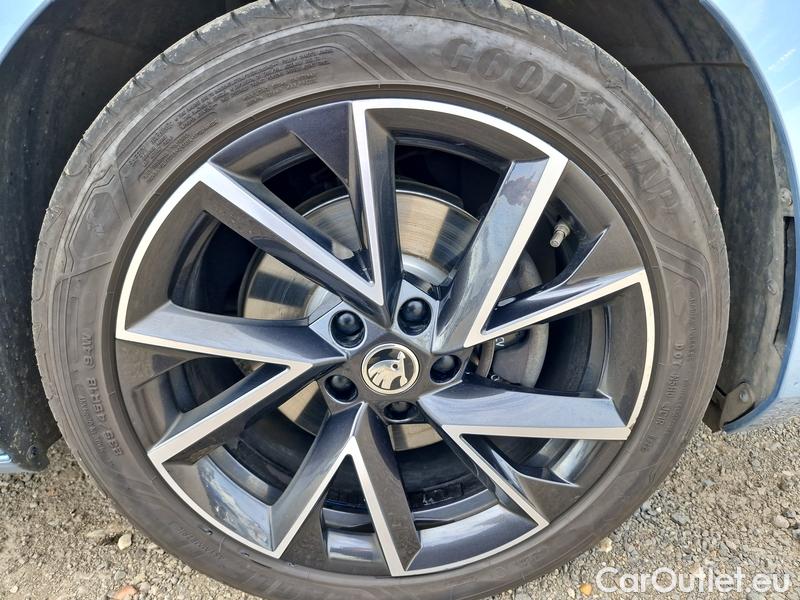  Skoda  Superb  (3V3)(2015) Supe.2.0TDI 147 L&K Aut #7