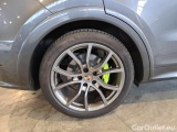  Porsche  Cayenne PORSCHE  / 2017 / 5P / SUV 3.0 V6 E-HYBRID #18