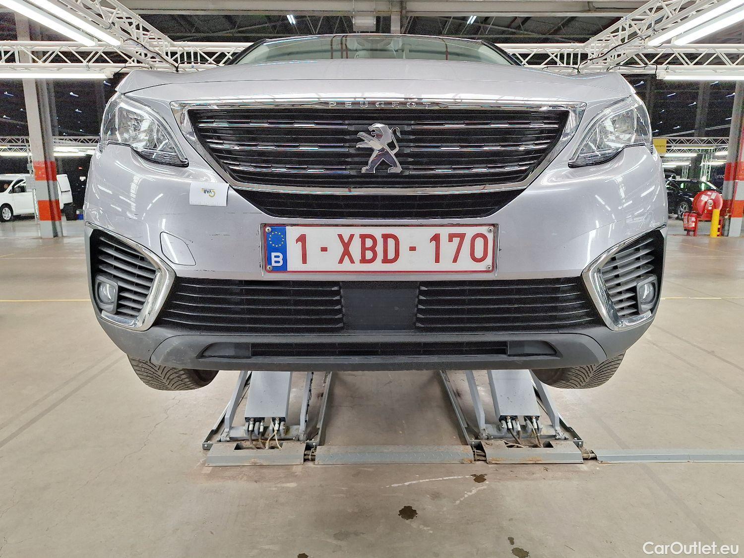  Peugeot  5008 Peugeot,  '16, Peugeot  1.5 BlueHDi 96kW S&S EAT8 Active 5d 7pl #1