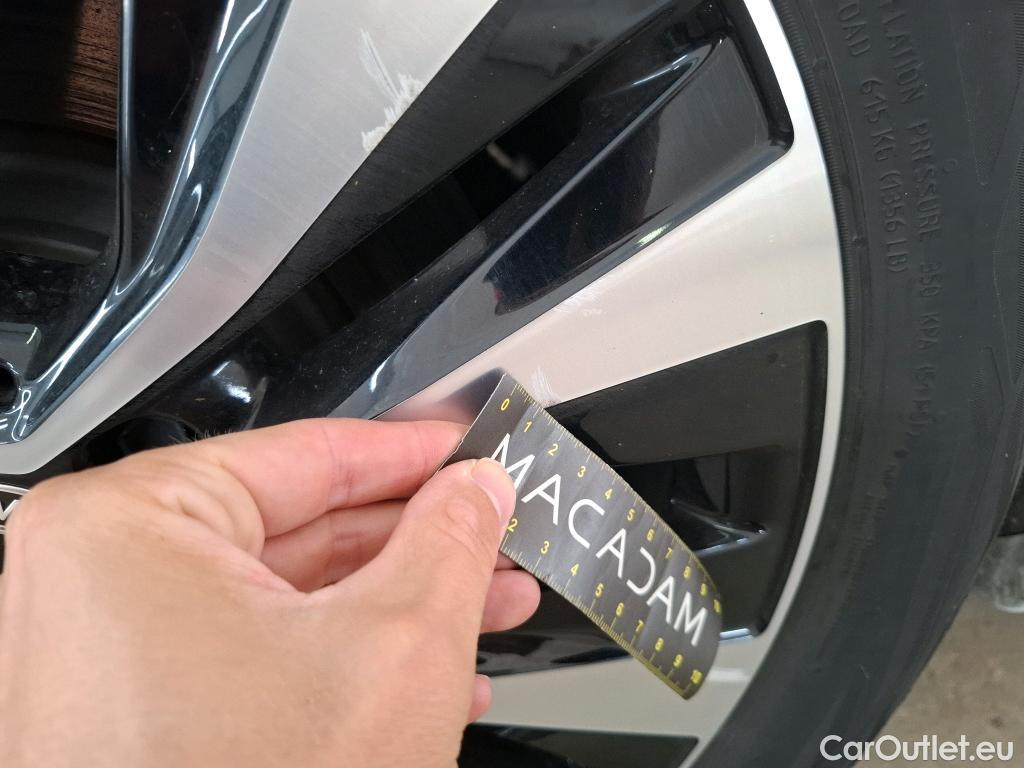  Mercedes  A-Klasse MERCEDES-BENZ Classe A Compact / 2018 / 5P / Berline A 250 e Business Line 8G-DCT #31