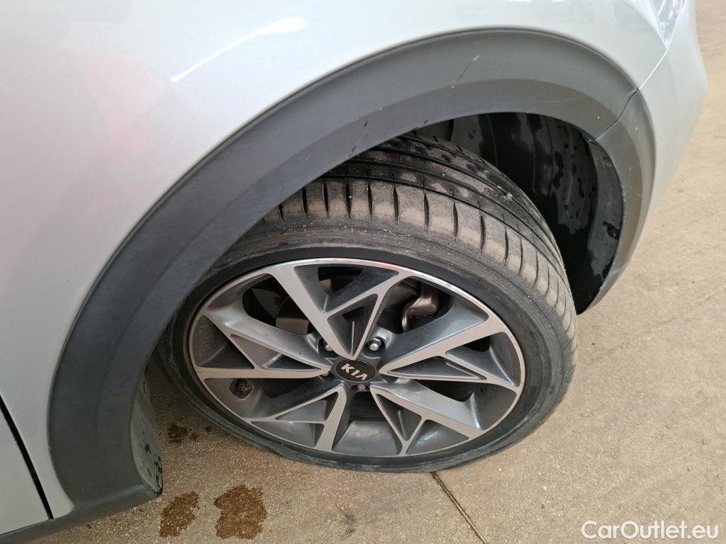  KIA  Niro KIA  / 2019 / 5P / Berline 1.6 GDI 105 ISG HYBRIDE PREMIUM DCT6 #24