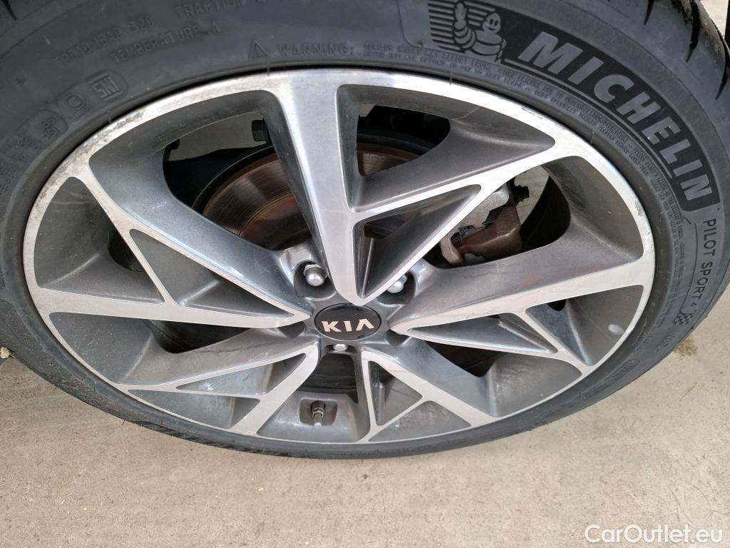  KIA  Niro KIA  / 2019 / 5P / Berline 1.6 GDI 105 ISG HYBRIDE PREMIUM DCT6 #35