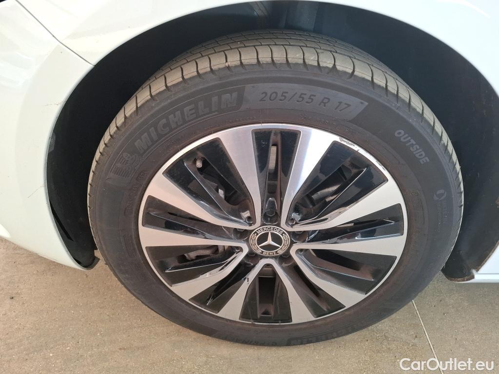  Mercedes  A-Klasse MERCEDES-BENZ Classe A Compact / 2018 / 5P / Berline A 250 e Business Line 8G-DCT #46