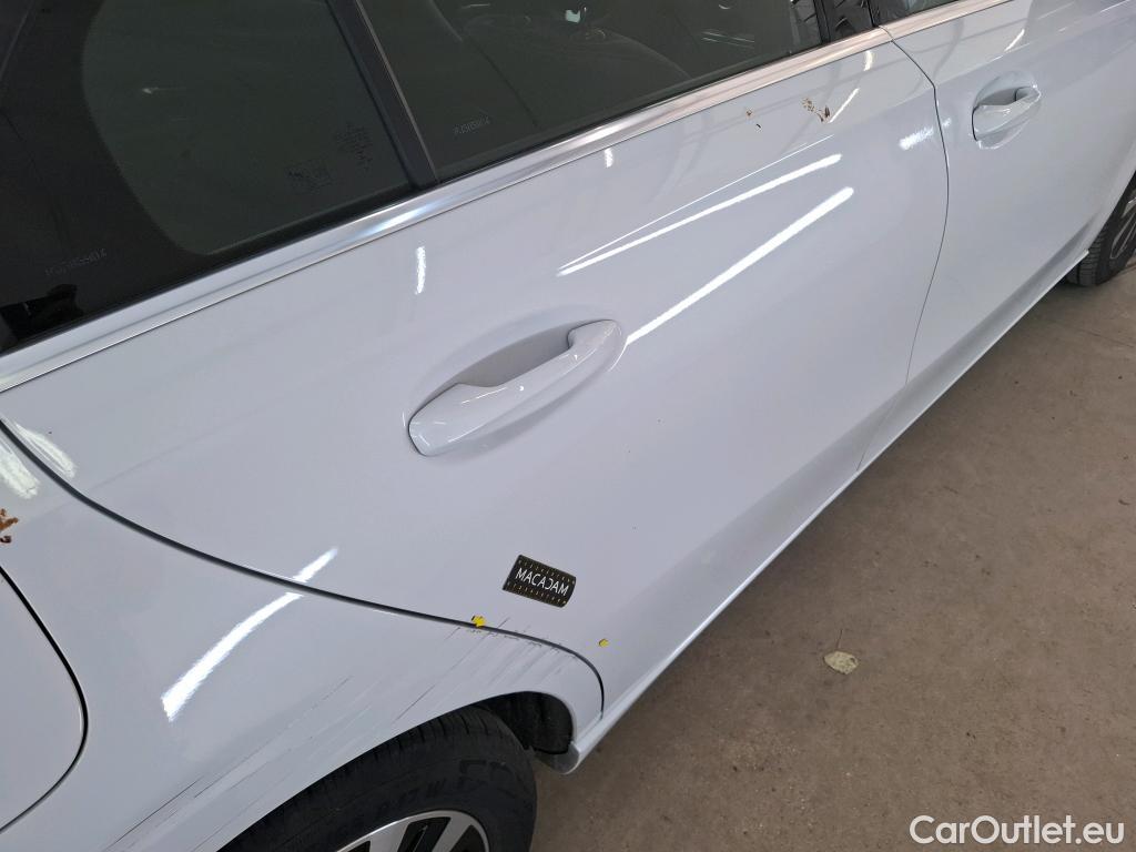  Mercedes  A-Klasse MERCEDES-BENZ Classe A Compact / 2018 / 5P / Berline A 250 e Business Line 8G-DCT #48